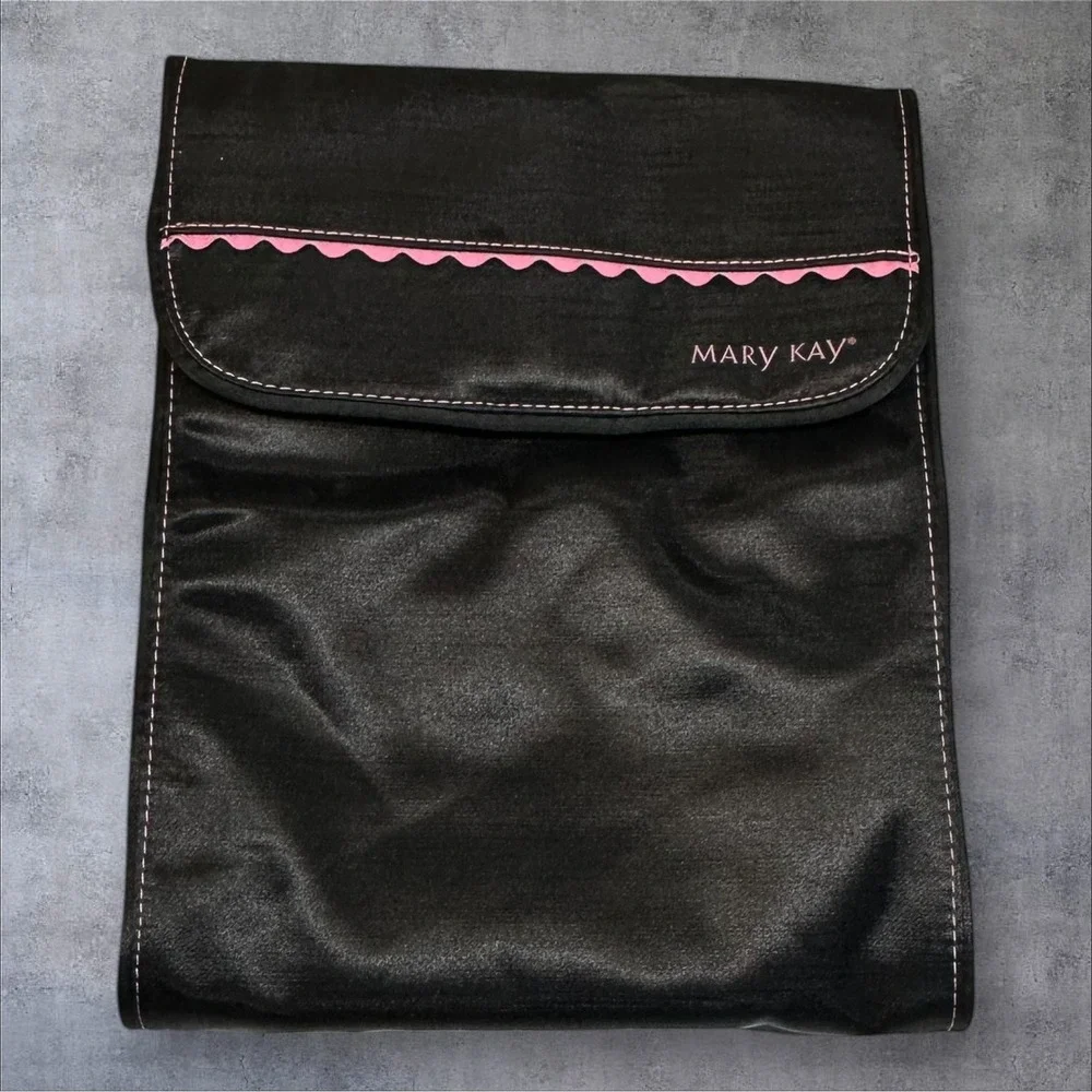 Mary Kay Roll Up Hanging Cosmetic/Toiletries Travel Bag with 4 Removable Pouches